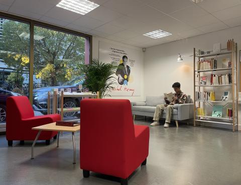 Photo de la bibliothèque Michel Henry